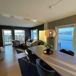 Northern Lights Penthouse 아파트 트롬쇠